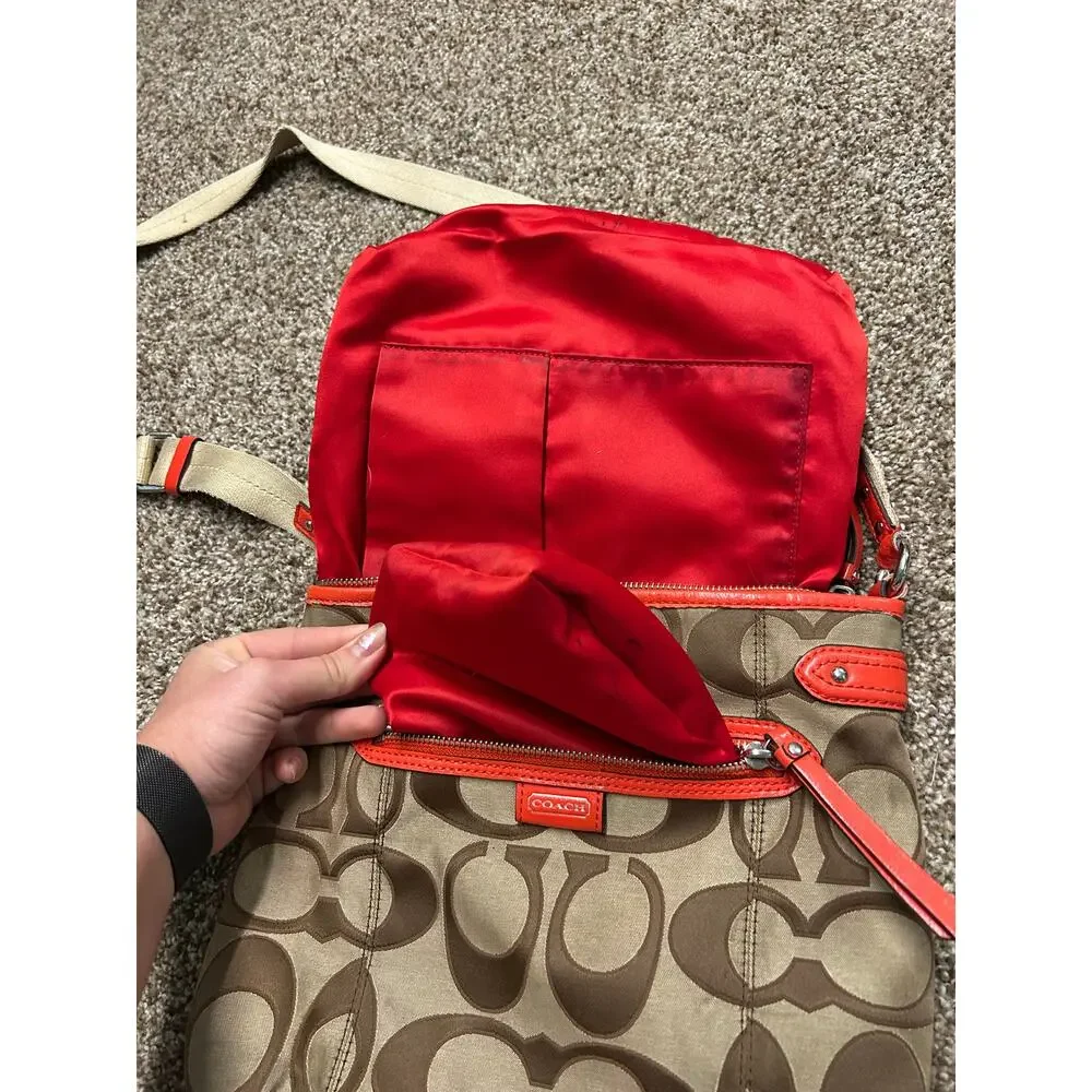 Coach Daisy Signature Canvas File Bag